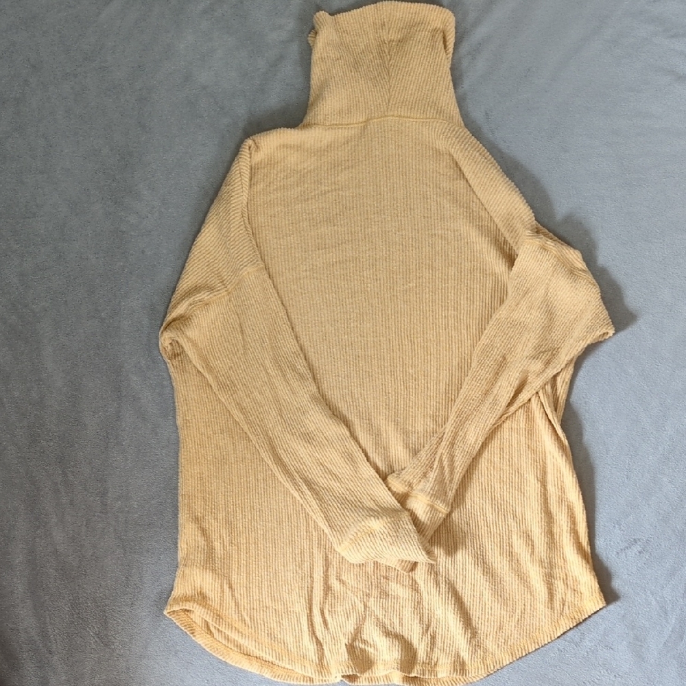 American Eagle Outfitters Tan Ribbed Knit Sweater